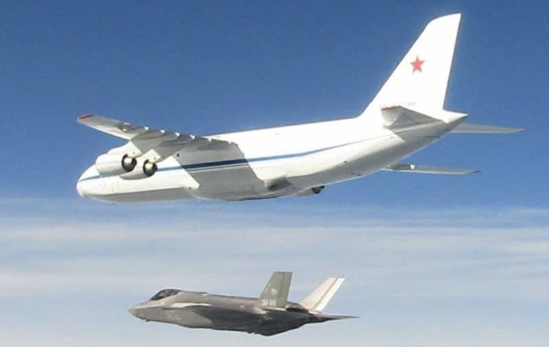 Ан-124 и F-35A