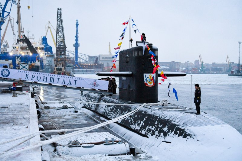 Solemn ceremony of transferring the submarine "Kronshtadt" of project 677 "Lada" to the Russian Navy at the "Admiralty Shipyards"