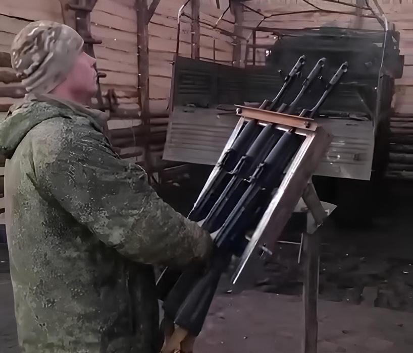 Instalación de armas de tres AK-74M