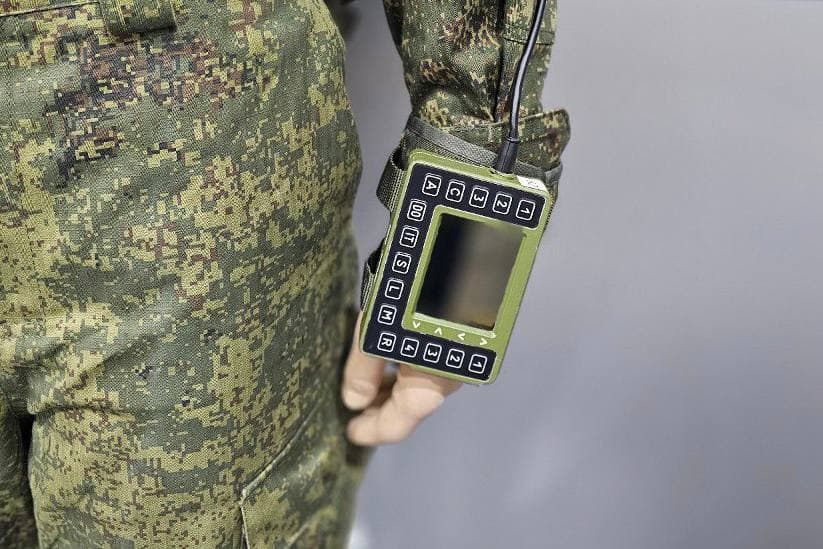 Аппаратура обеспечивает предварительное наведение вооружения стрелка на воздушную цель по командам и целеуказаниям, получаемым от командира подразделения