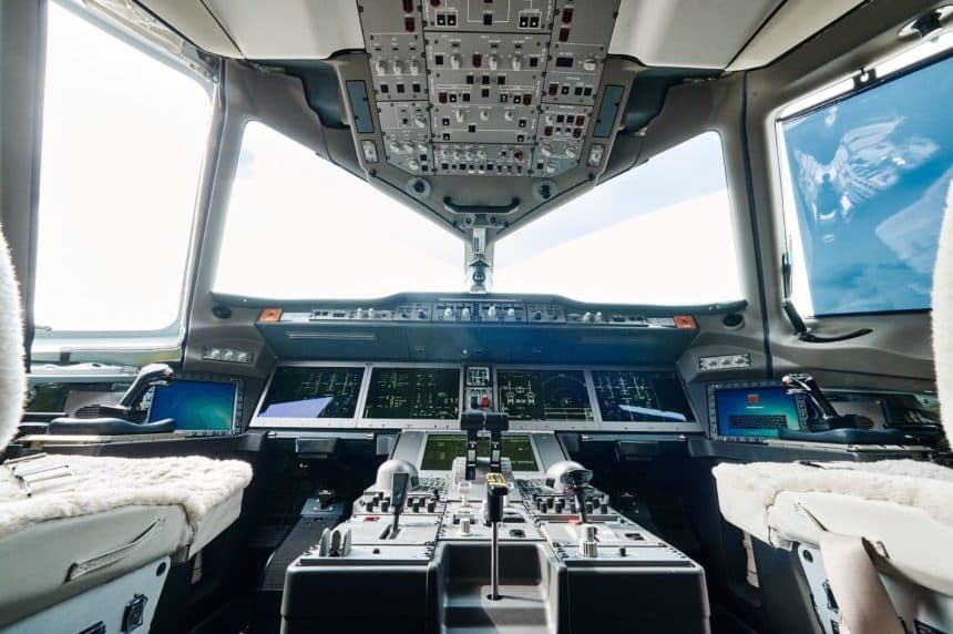 MS-21 cockpit