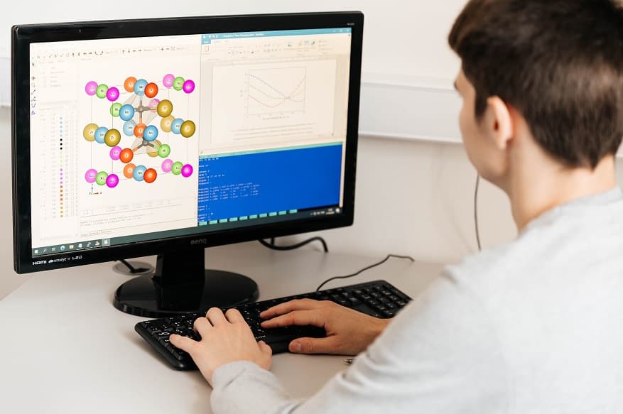 The modeling system automatically selects the alloy to obtain materials with improved properties without numerous experiments in the laboratory. 