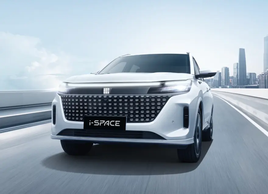 Это первый подобный автомобиль в стране. Пусть он и российский фактически только по месту его сборки<br>