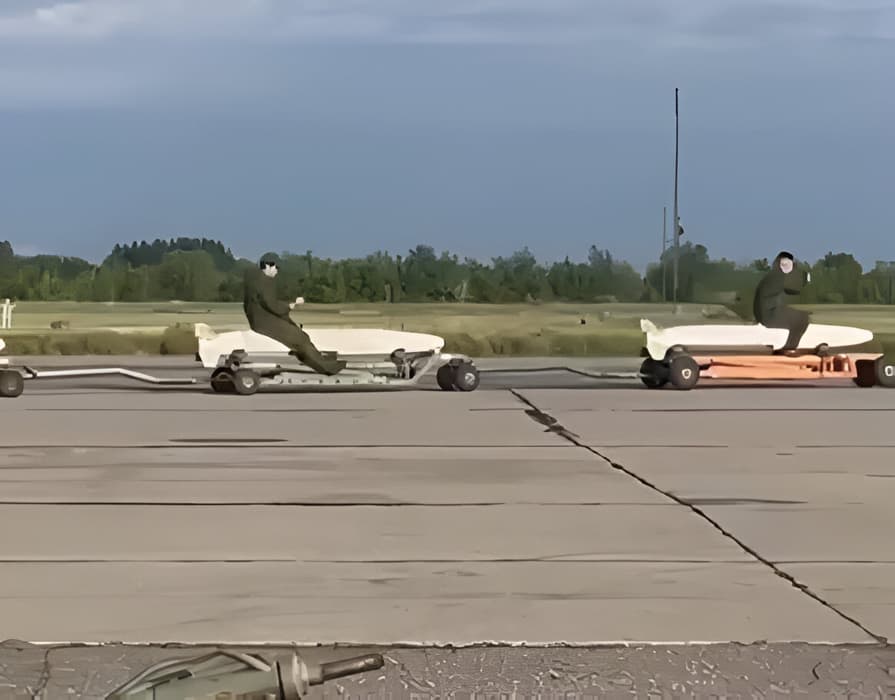 «Паровозик» из новейших высокоточных бомб Д-30СН для Су-34НВО