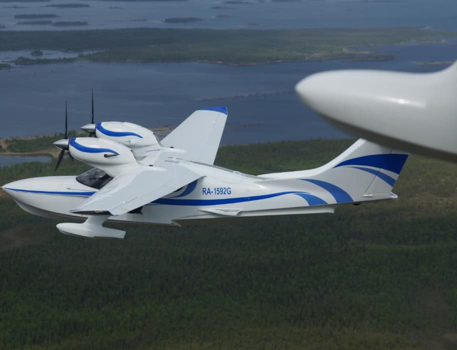 Самолет-амфибия Л-142