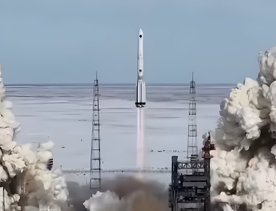 Lanzamiento del cohete "Proton-M" con "Elektro-L" n.º 5