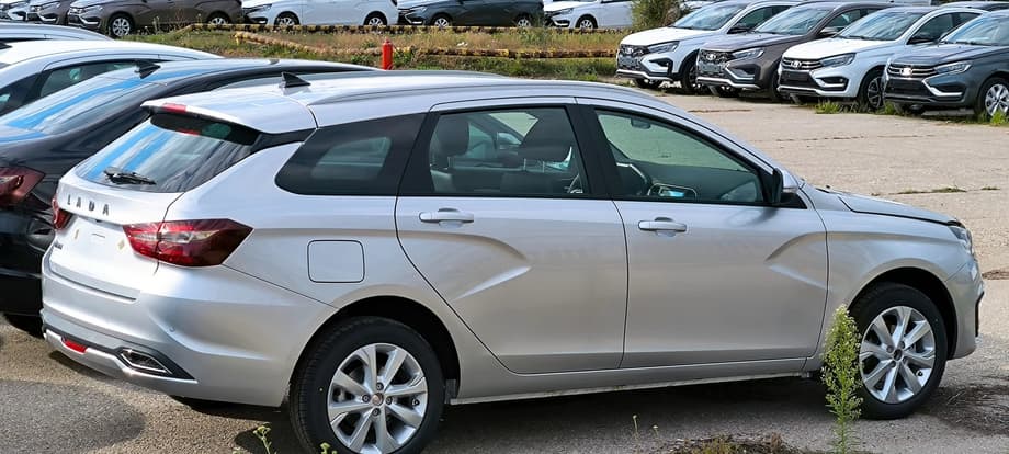  Lada Vesta Life