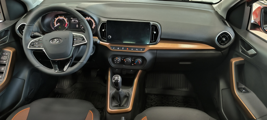 Lada Iskra interior