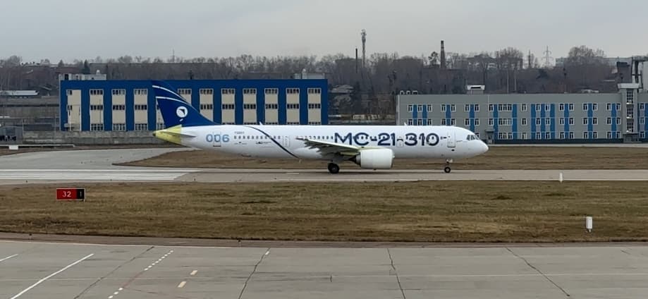 Второй импортозамещённый образец российского самолёта МС-21