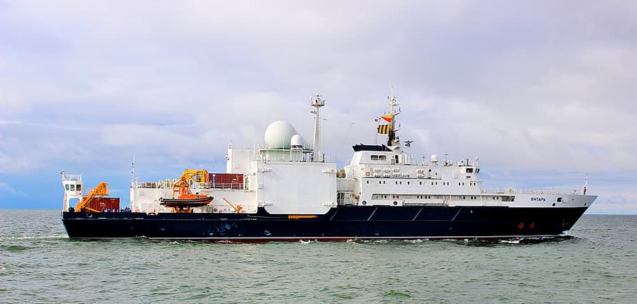 Океанографическое исследовательское судно «Янтарь» проекта 22010 «Крюйс»