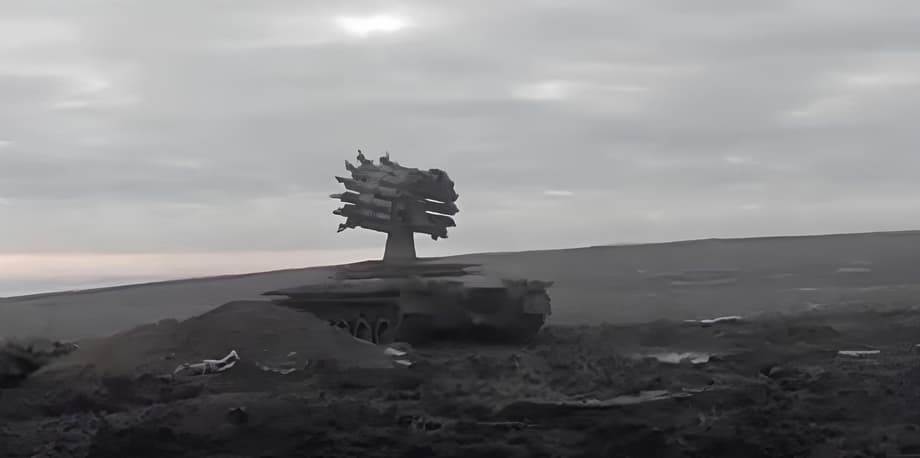 RBU-6000 "Smerch-2" en un tanque T-80