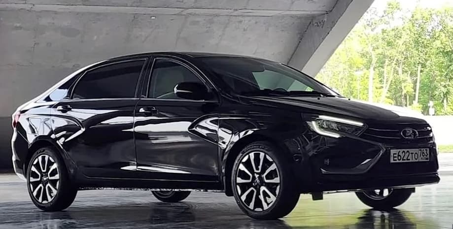 Lada Aura