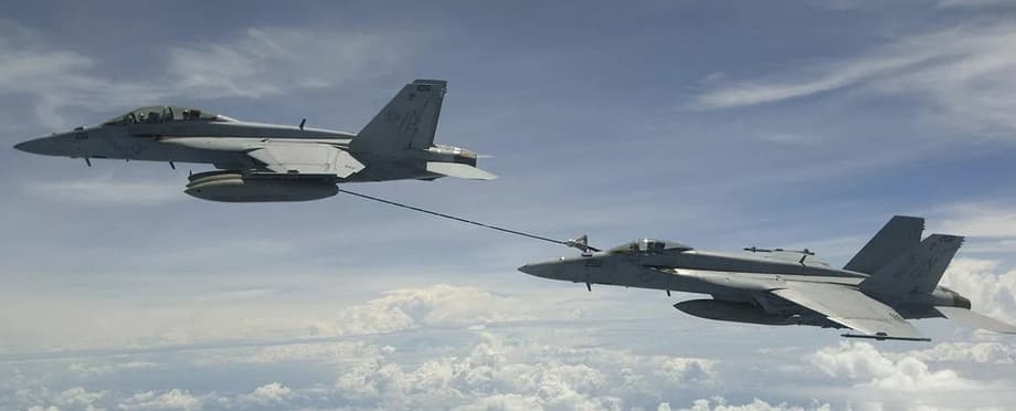 MiG-31BM refueled from Su-24M using UPAZ-1