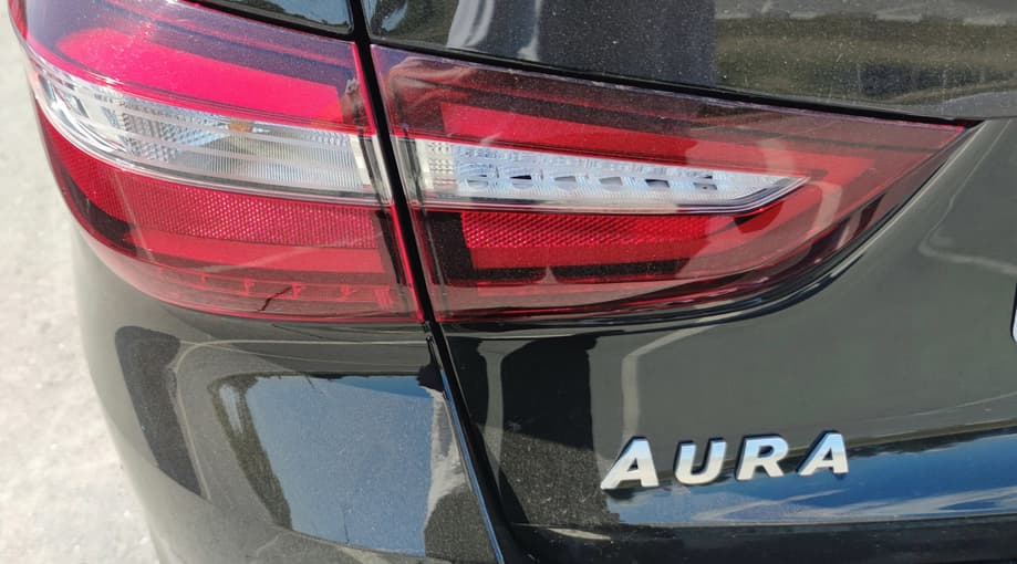 Lada Aura