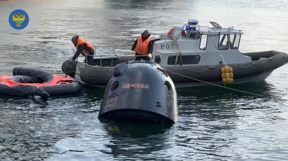 Towing the descent vehicle "Odyssey"