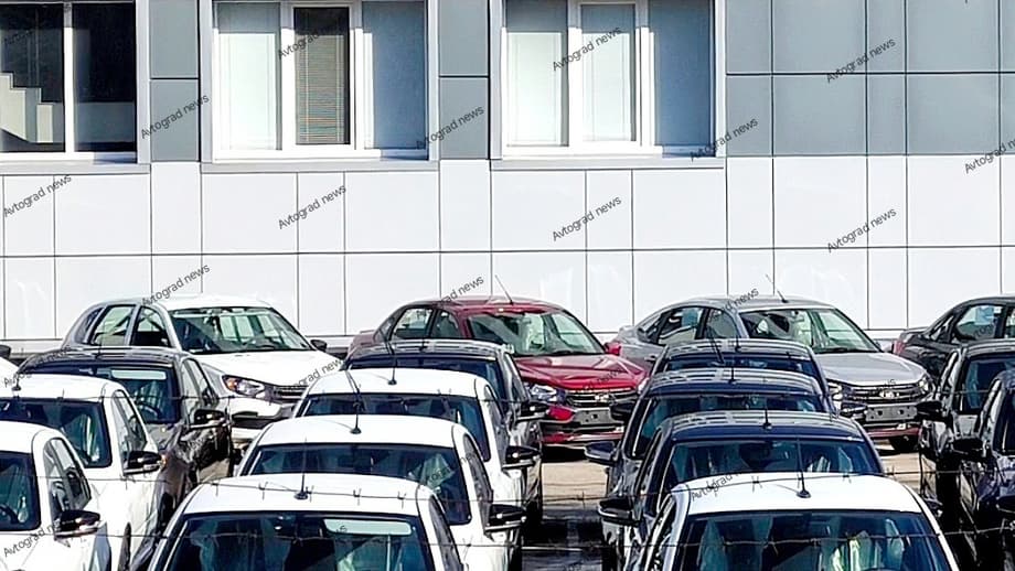 Lada Granta Sport в цвете «Фламенко»