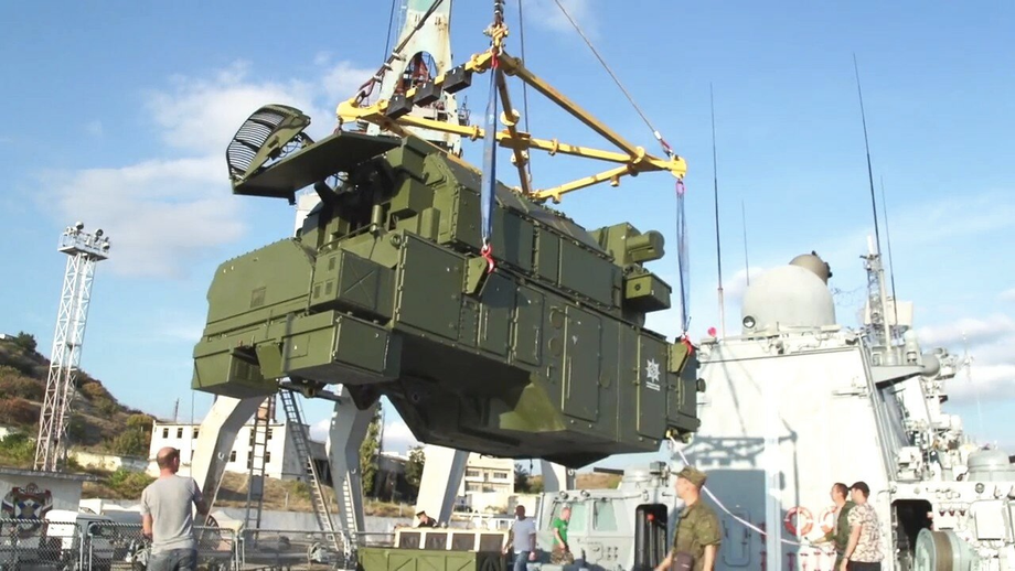 Установка ЗРК «Тор-М2К2» на фрегат «Адмирал Григорович»