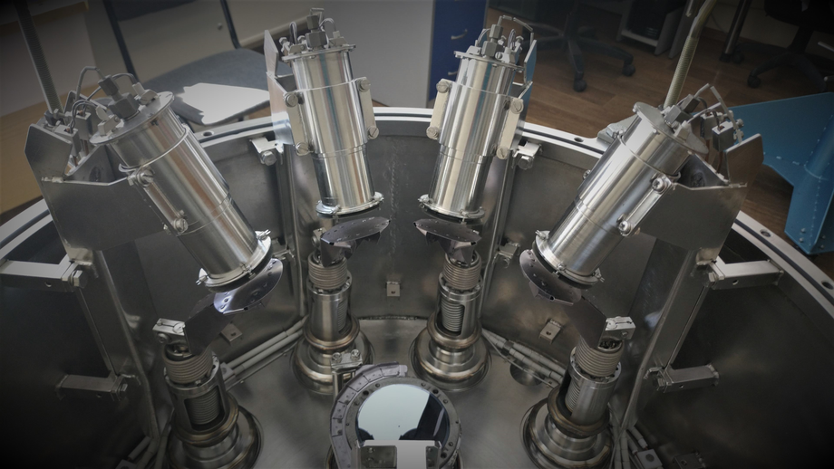 La parte de crecimiento de la instalación se fabricó en el taller experimental del Instituto de Física de Semiconductores