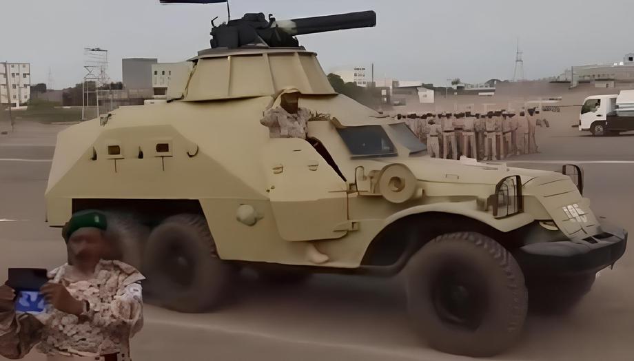 БТР-152 с шестиствольной 30-мм пушкой АК-630