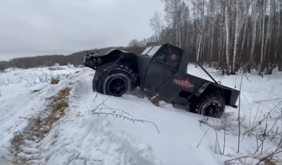 АГ-34 справился со всеми нюансами зимнего бездорожья: брод до двух метров и вязкая грязь более метра глубиной без предварительной подготовки, подъемы, спуски, канавы, снежный покров<br>