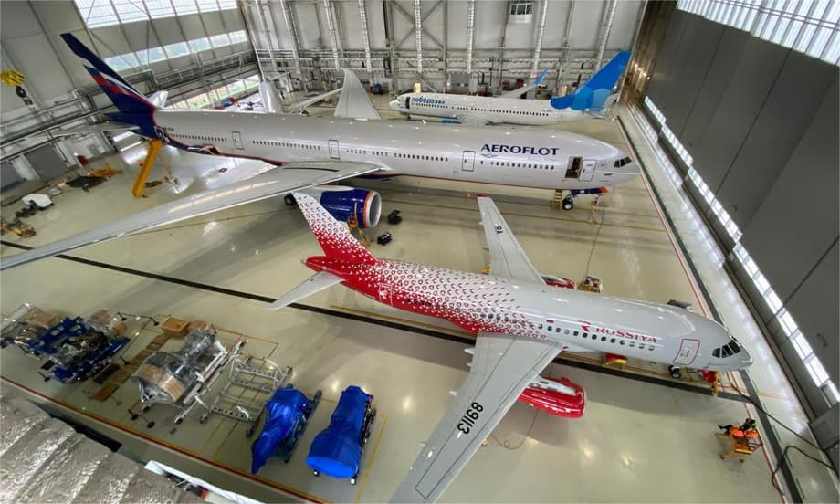 Hangar con aviones de Aeroflot