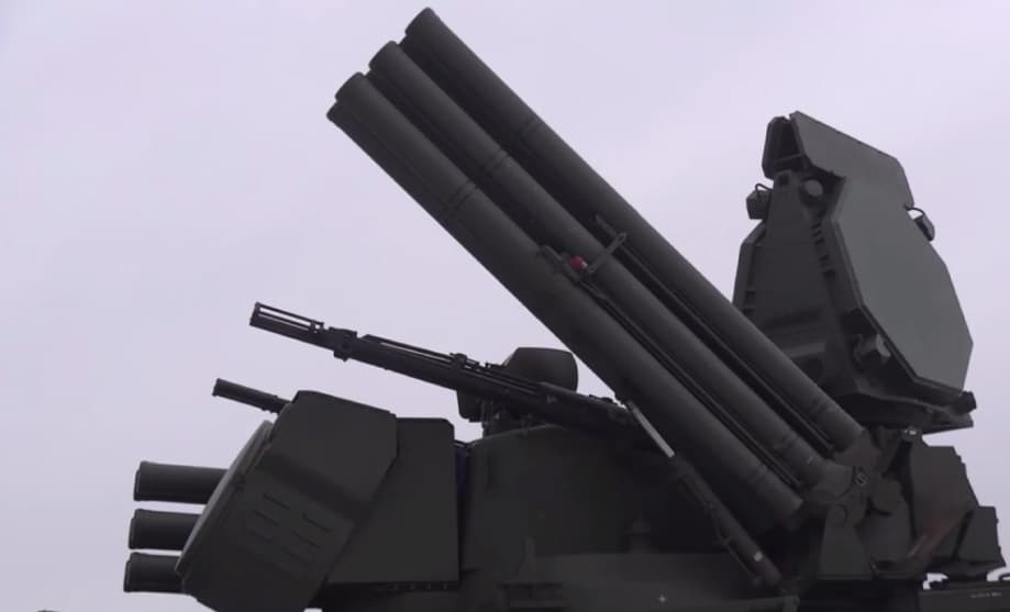 The SAM system is used 360 degrees against many types of aerial targets - from drones to missiles and aircraft, the "Pantsir-S1" was specially "flashed" for high-speed targets up to 1000 m/s at a distance of up to 20 km and has its own thermal imagers