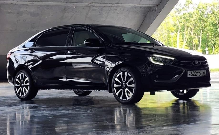 Lada Aura
