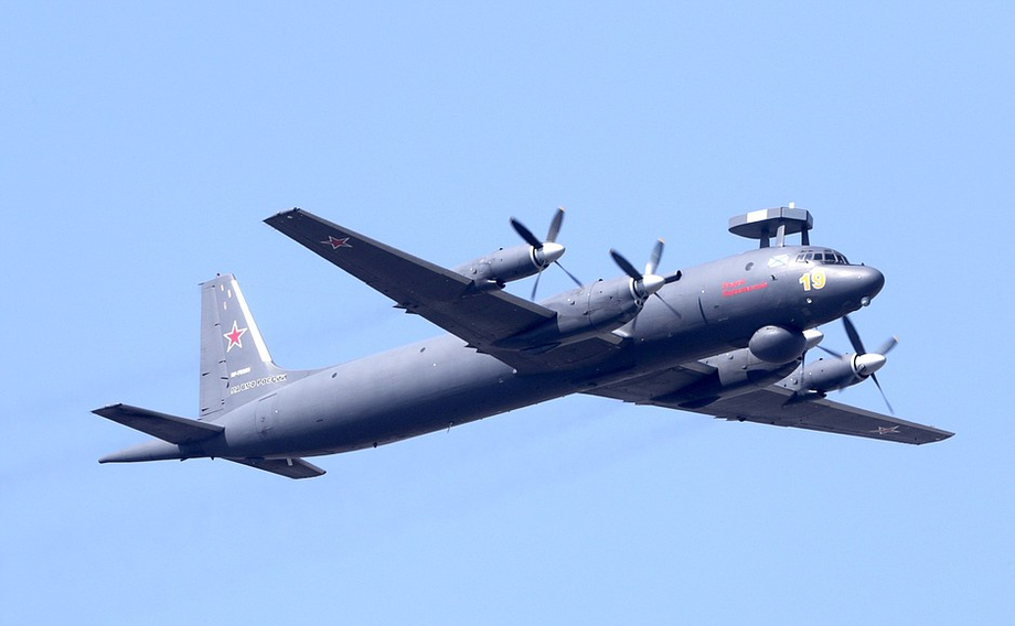 Противолодочный самолёт Ил-38