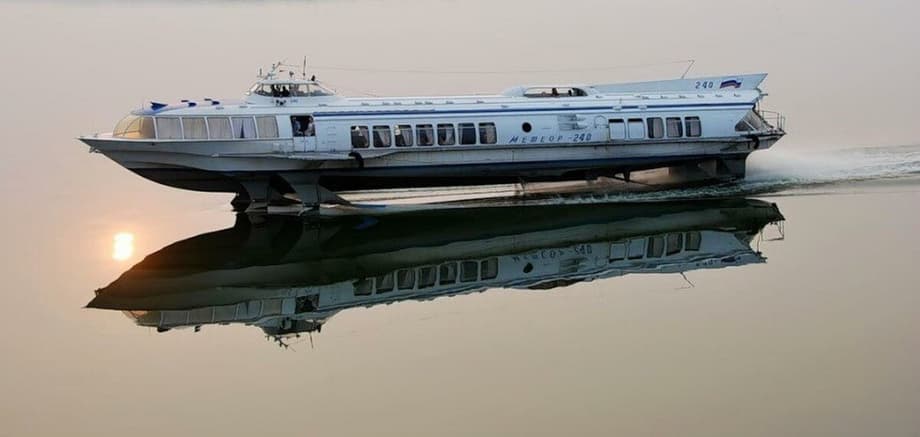 Речной крупный пригородный перевозчик под названием «Татфлот» продает этой компании свои 45 пассажирских судов и всю причальную инфраструктуру