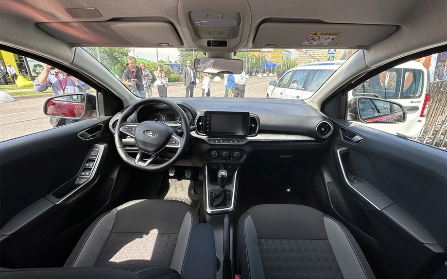 Interior del LADA Iskra<br>