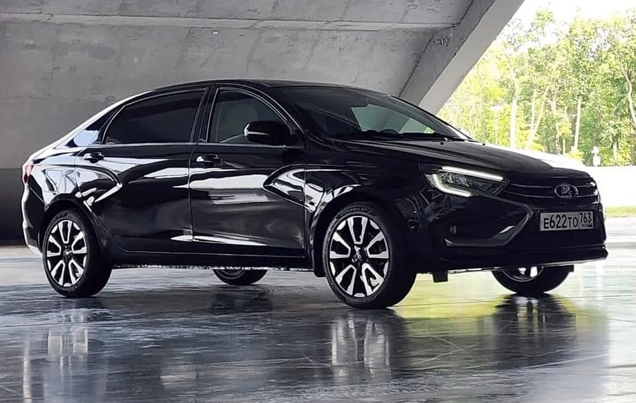 Lada Aura