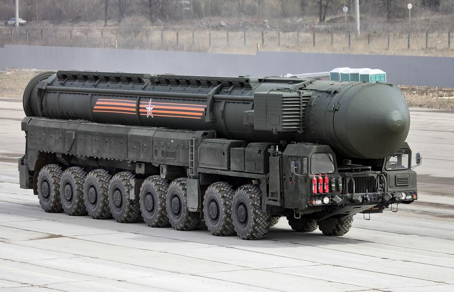 Lanzador autopropulsado (SPU) 15U175M del complejo RS-24 «Yars»
