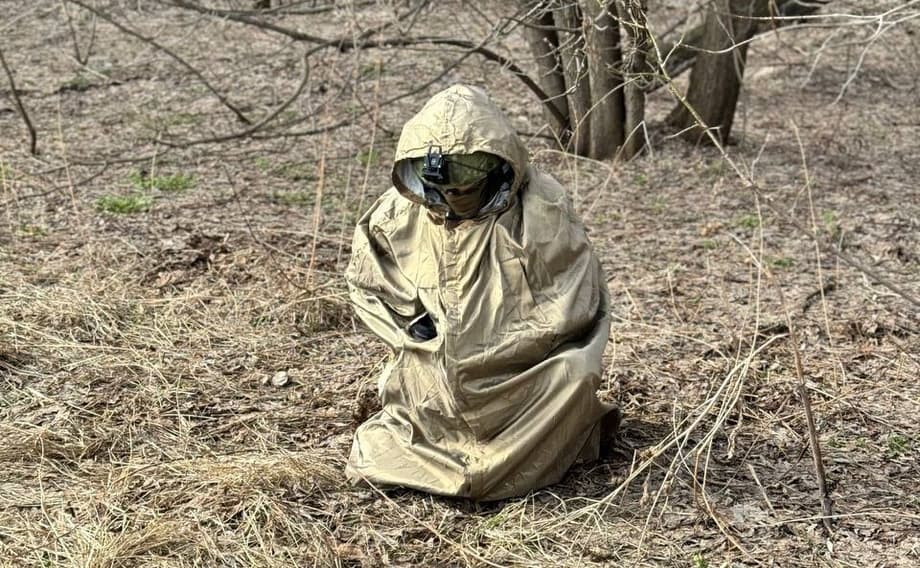 Camouflage cloak