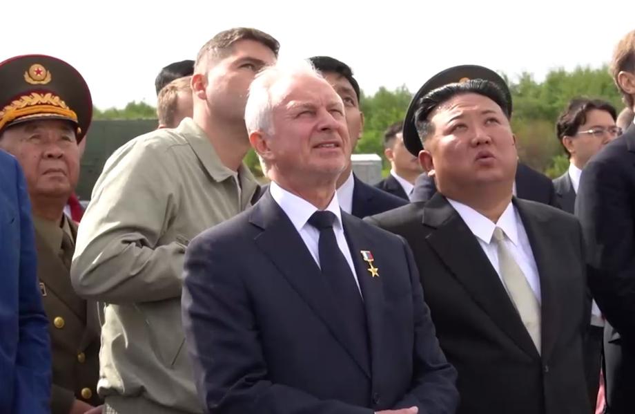 Ким Чен Ын следит за полетом Су-35 и Су-57&nbsp;в Комсомольске-на-Амуре