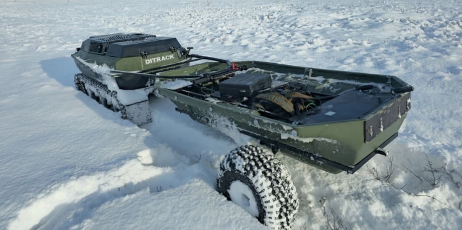 Floating tracked tractor