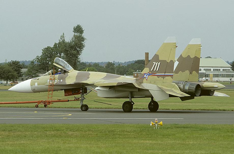 Caza experimental Su-37