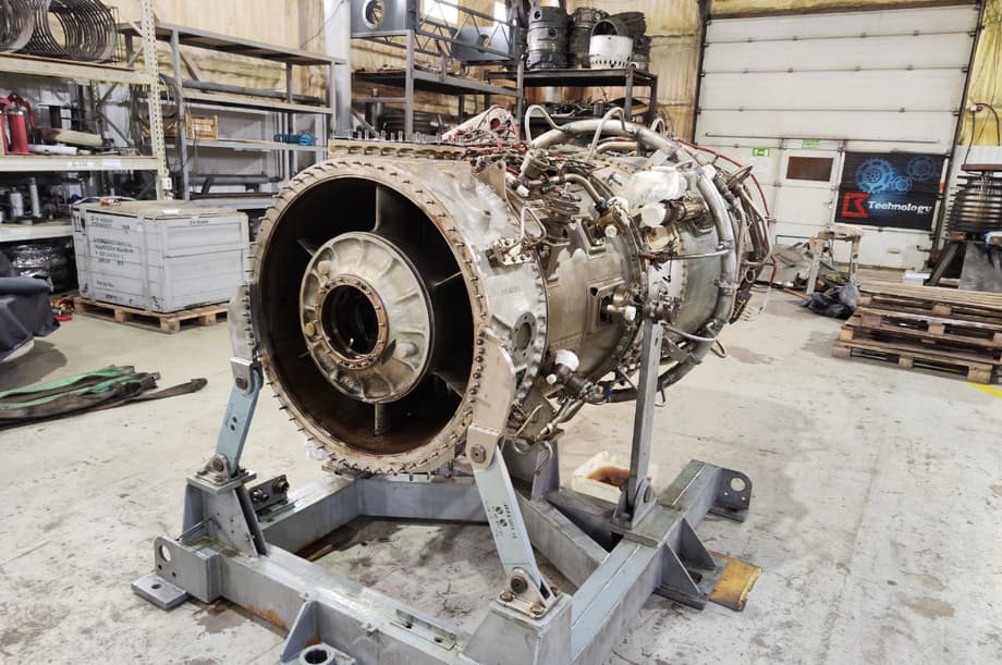 «Dieselzipservice» (pertenece a KMZ) realiza el desmontaje del motor de turbina de gas D-30EU-6