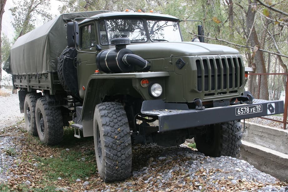 "Ural-4320"