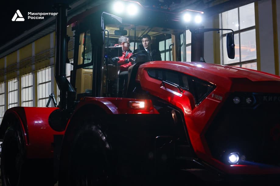 Minister Anton Alikhanov in the cabin of the "Kirovets" tractor