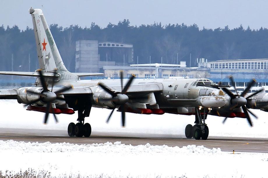 Ракета Х-101 под крылом Ту-95МСМ