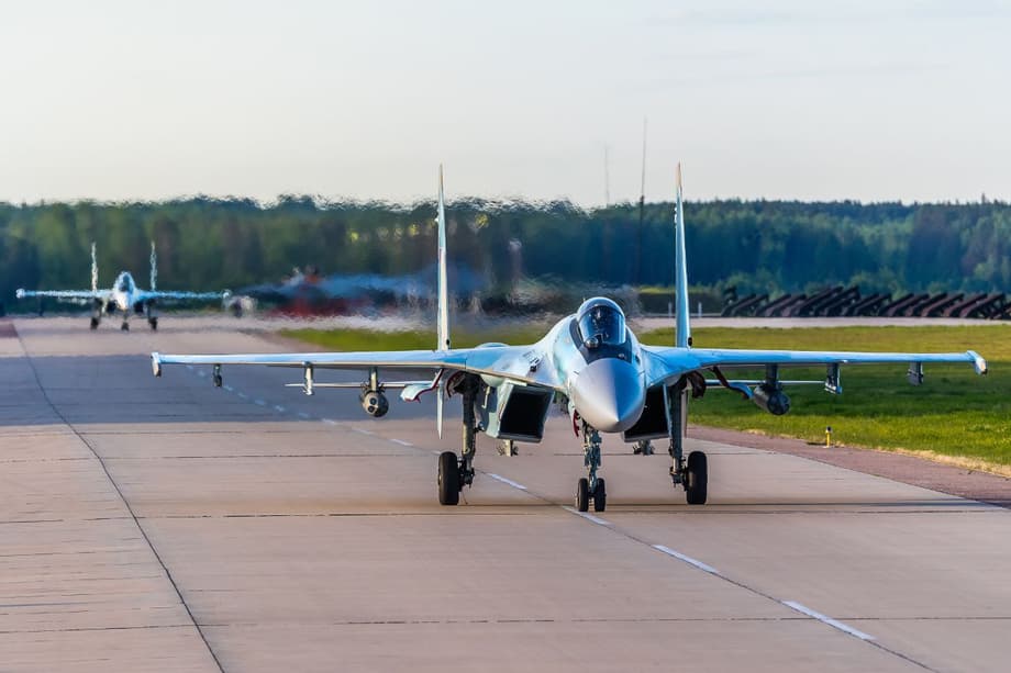Су-35 с НУРС С-13