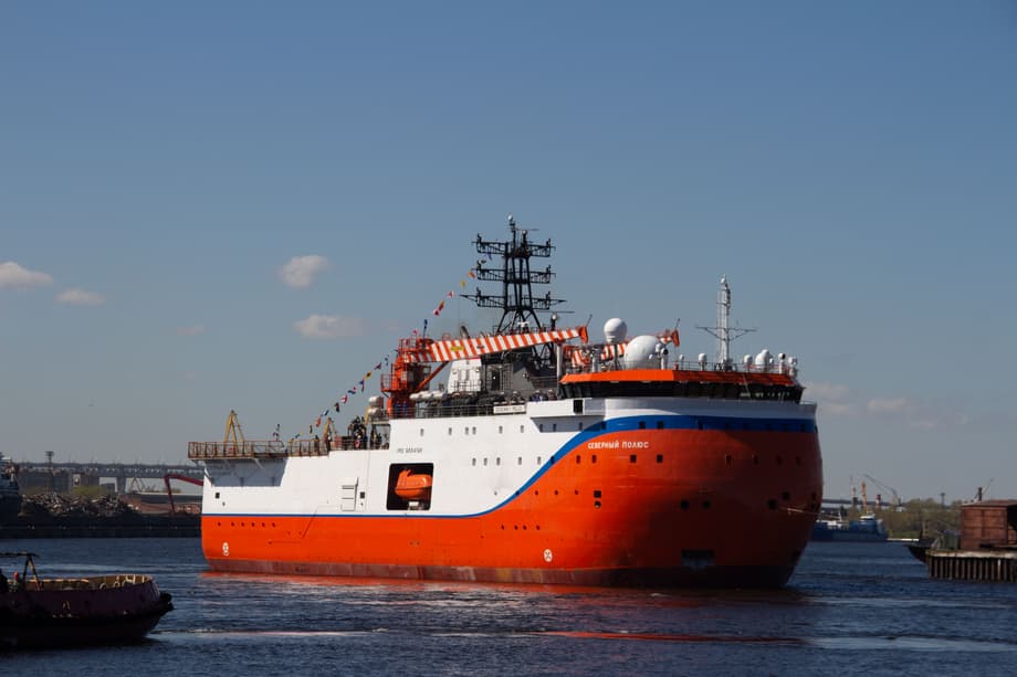 Plataforma autopropulsada resistente al hielo "Polo Norte"