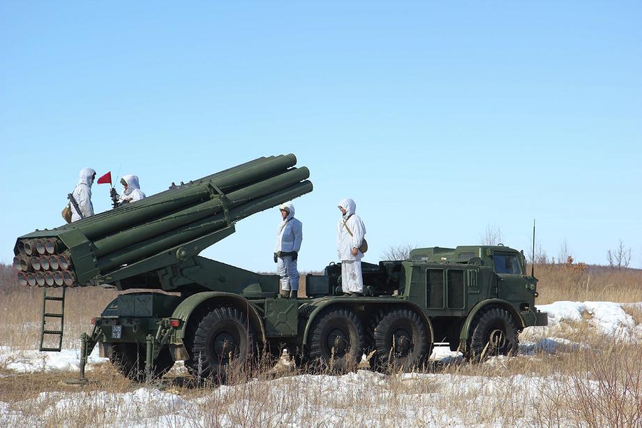 Vehículo de combate 9P140 en el chasis ZIL-135LM modificado