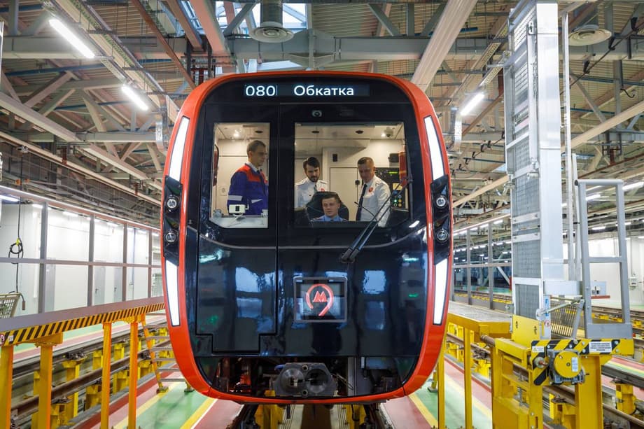 Más de 350 personas recibirán una nueva capacitación para trabajar en el nuevo transporte en la estación de Sokol.