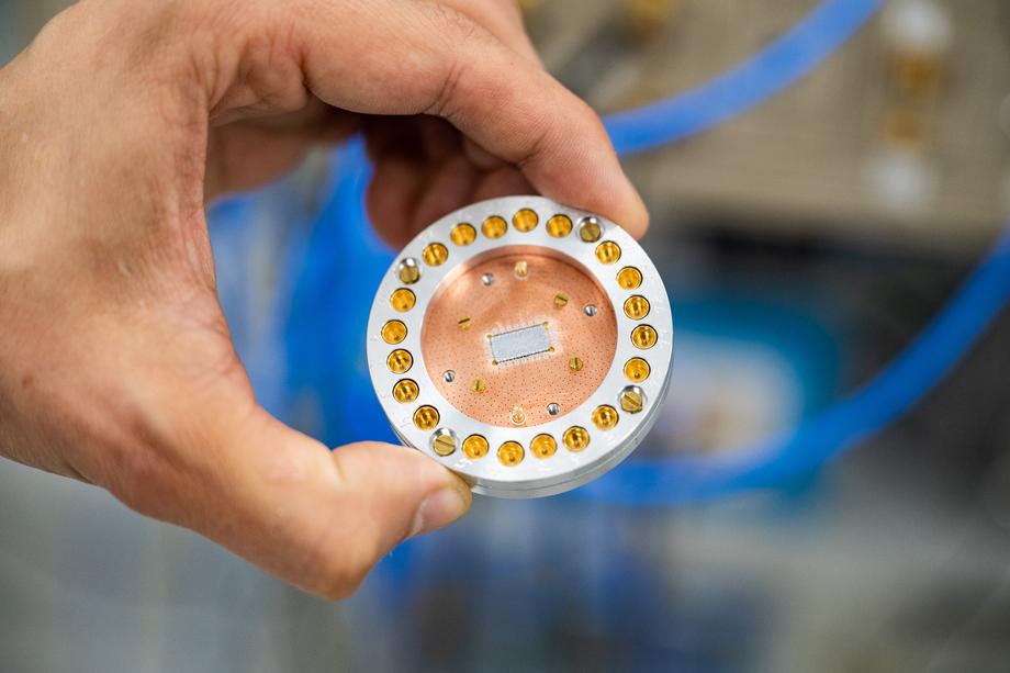 In terms of operational accuracy, it surpasses the results for 80-qubit counterparts and is currently the strongest in Russia
