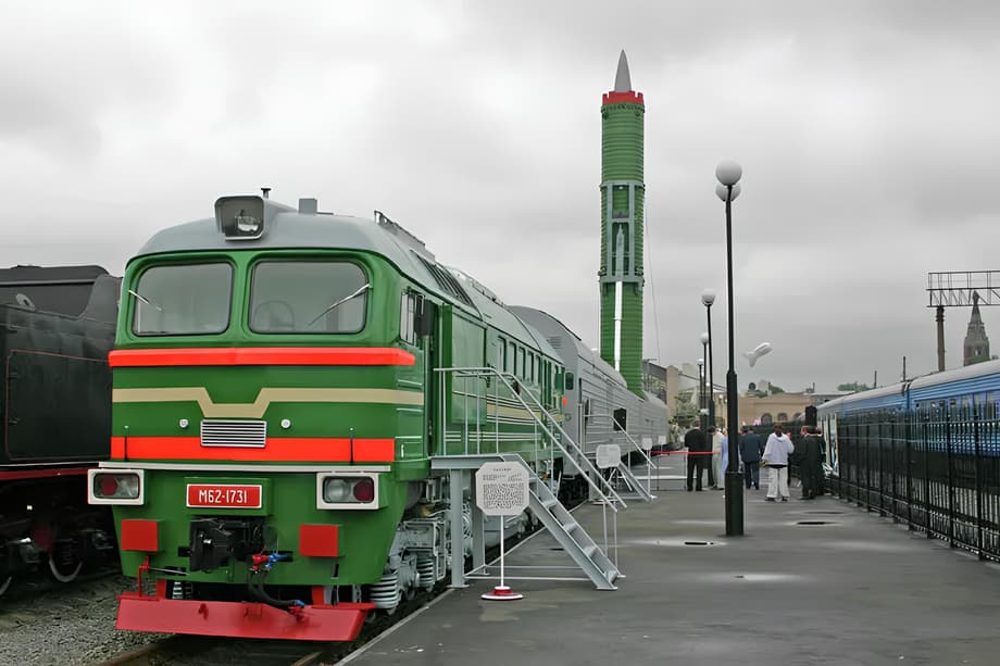 Боевой железнодорожный ракетный комплекс