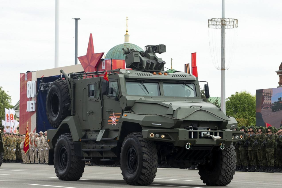 Бронеавтомобиль «Спартак» впервые получил боевой модуль «Арбалет-ДМ» с автозахватом цели