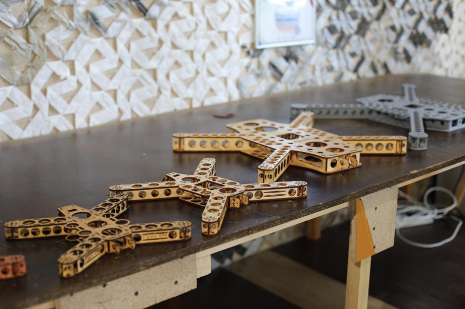 Plywood drone "Grach"