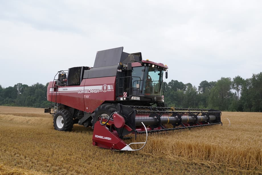 GS2124 universal combine harvester