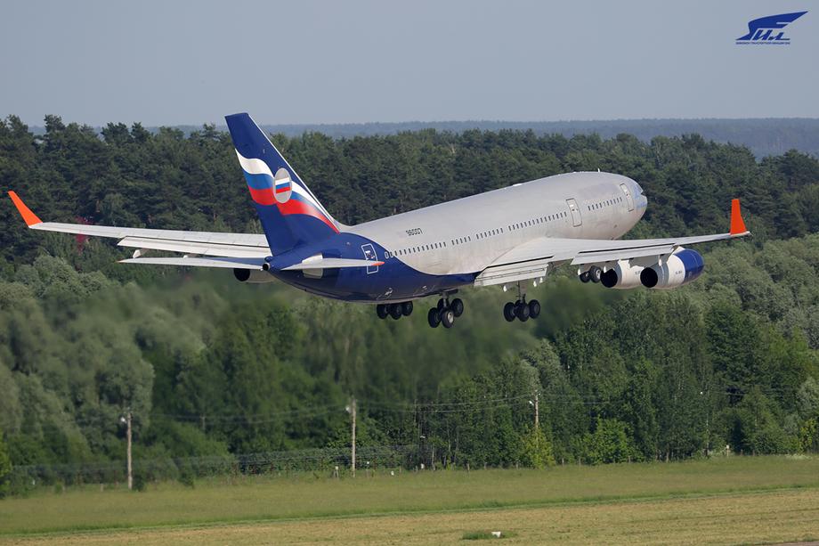 Il-96-400